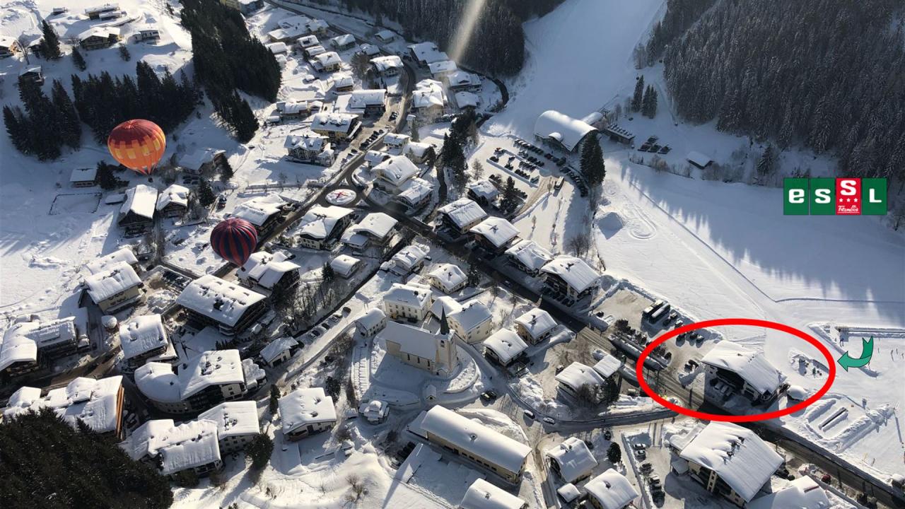 Essl in Filzmoos aus der Vogelperspektive im Winter